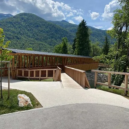 Apartma Nina דירה *